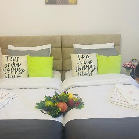 Spacious 2 Bedrooms In The Center Of Jereván Kültér fotó