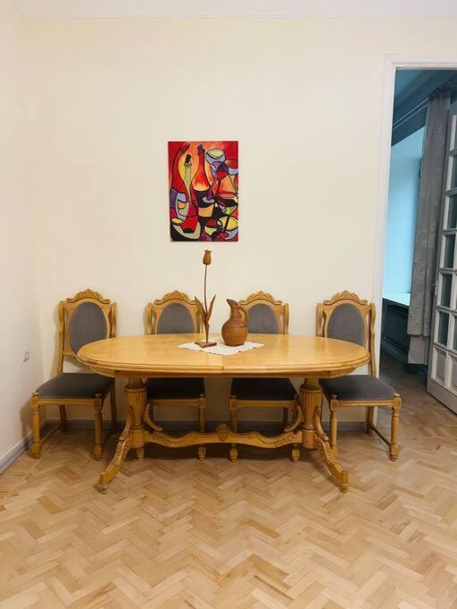 Spacious 2 Bedrooms In The Center Of Jereván Kültér fotó
