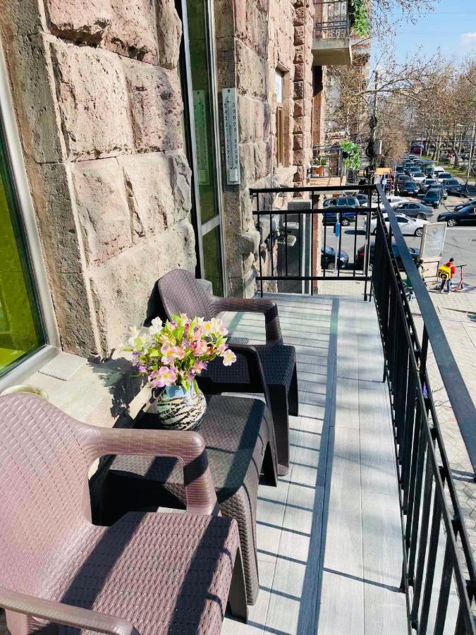 Spacious 2 Bedrooms In The Center Of Jereván Kültér fotó