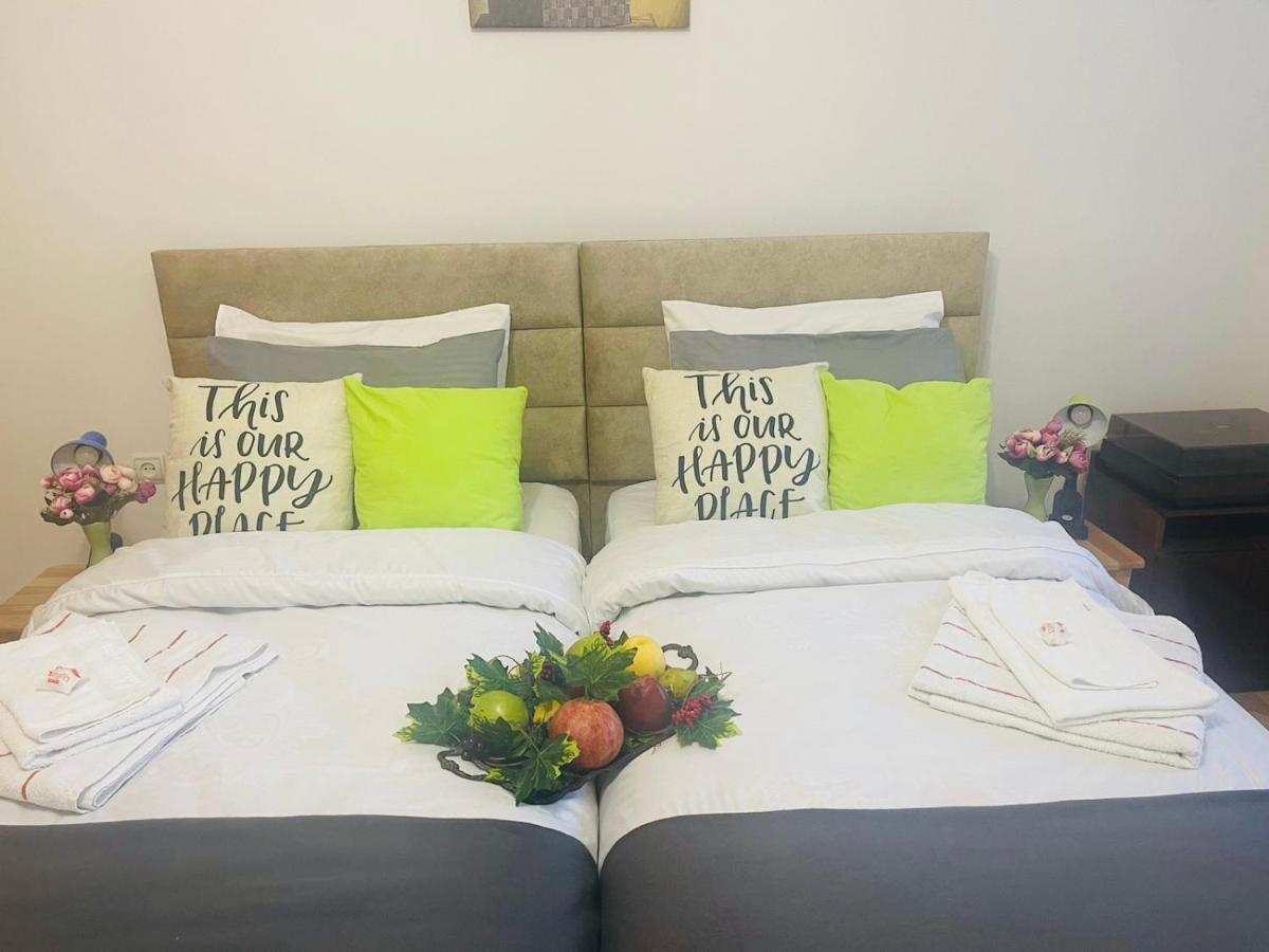Spacious 2 Bedrooms In The Center Of Jereván Kültér fotó