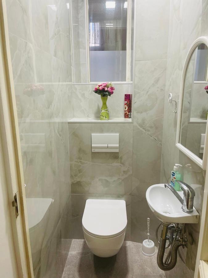 Spacious 2 Bedrooms In The Center Of Jereván Kültér fotó